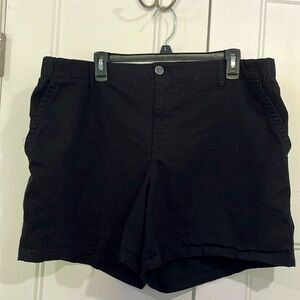 Women’s XL Old Navy chinos with elastic waistband.